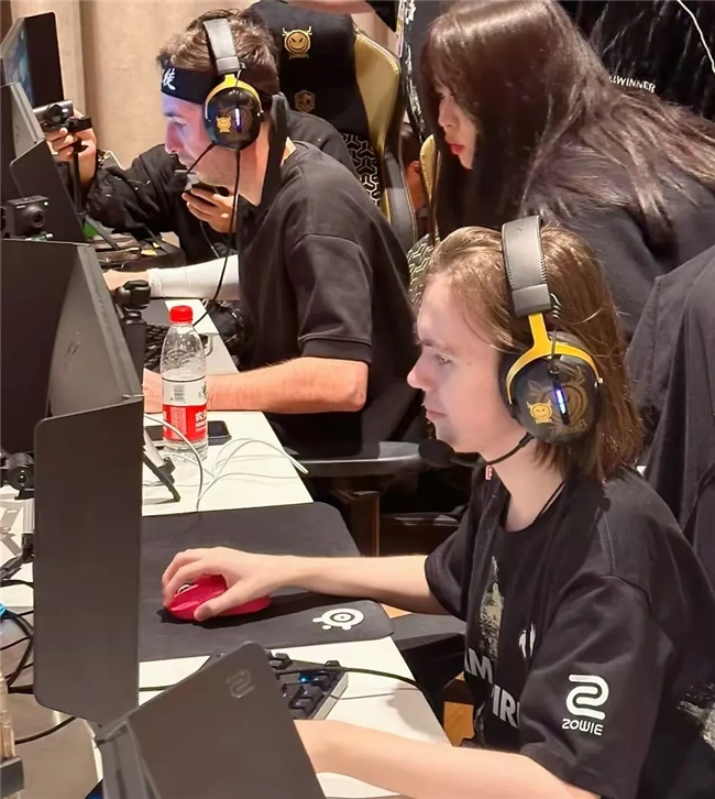 舆论双标 舆论双标